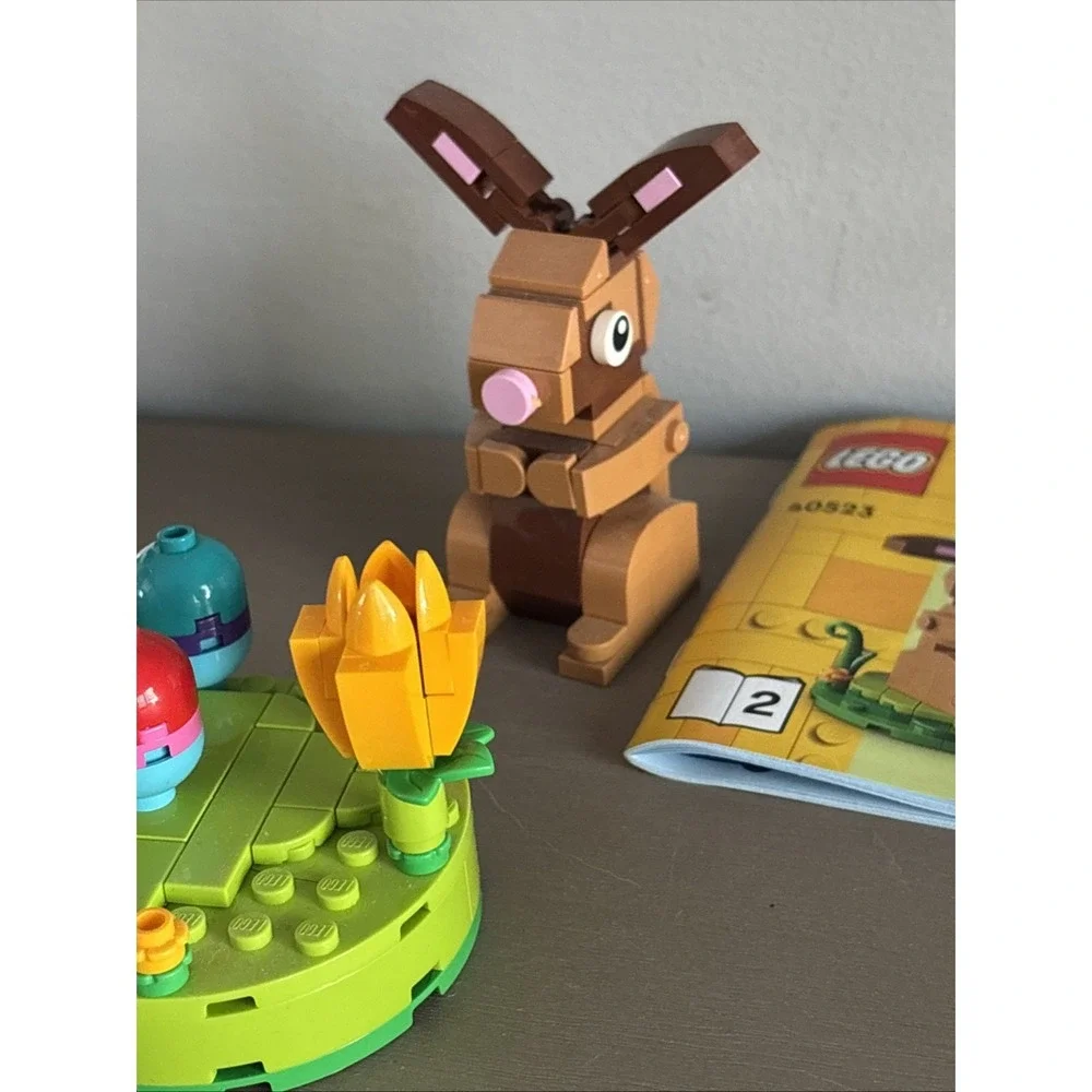 LEGO Iconic: Easter Rabbits‎ Display Bunny And Eggs